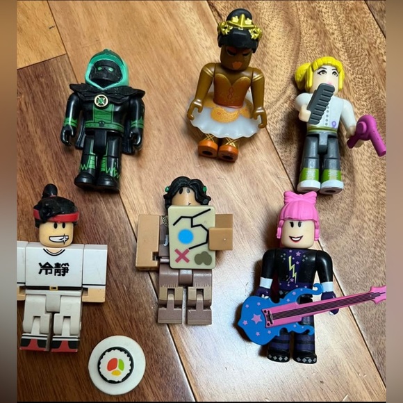 Roblox Toy Figure Lot - Picture 2 of 4